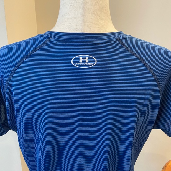 Under Armour V-Neck S/S T-Shirt NWT - Picture 7 of 8